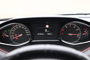 PEUGEOT 308 1.6 THP GT * PANORAMA * LEDERSITZE ELEKTRISCH * MASSAGEFUNKTION * DENON HiFi *