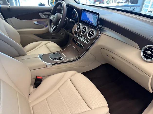 MERCEDES-BENZ GLC 300 e 4Matic