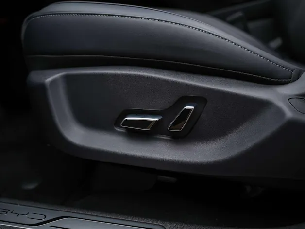 BYD Seal U DM-i Design AWD *SOFORT Verfügbar*Werksgarantie*Lenkradheizung*Sitzbelüftung*360° Kamera*