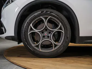 ALFA ROMEO Stelvio 2.0 Super Q4 Automatic *CH Fahrzeug*Lenkradheizung*