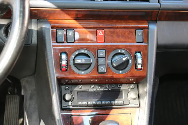 MERCEDES-BENZ 300 CE