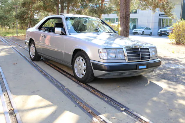 MERCEDES-BENZ 300 CE