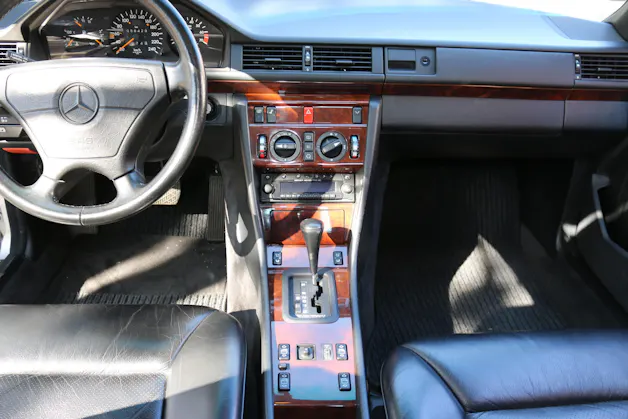MERCEDES-BENZ 300 CE