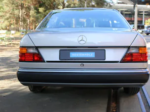 MERCEDES-BENZ 300 CE