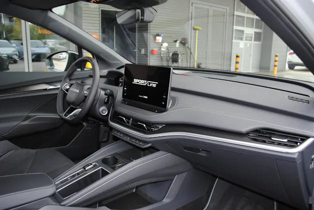 SKODA Elroq 85x Sportline 4x4