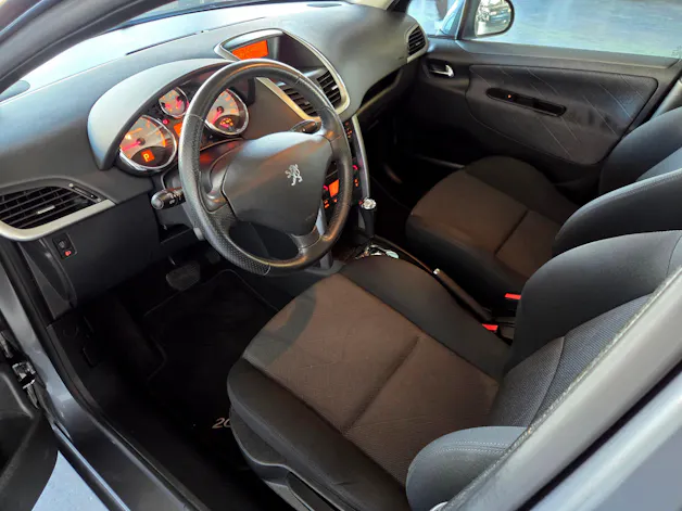 PEUGEOT 207 1.6 16V Sport Automatic