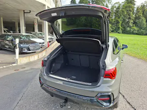 AUDI Q3 Sportback 35 TFSI Attraction S-tronic *Anhängerkupplung+8-fach bereift m. Pneu*
