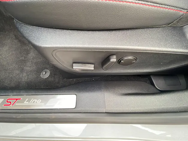 FORD Kuga 2.5 Hybrid ST-Line X 4x4