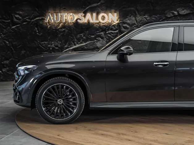 MERCEDES-BENZ GLC 300 4Matic AMG Line 9G-Tronic *Facelift*Werksgarantie*Panorama*Digital Light*