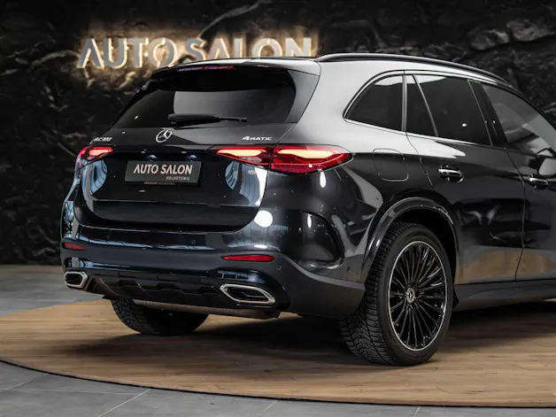 MERCEDES-BENZ GLC 300 4Matic AMG Line 9G-Tronic *Facelift*Werksgarantie*Panorama*Digital Light*
