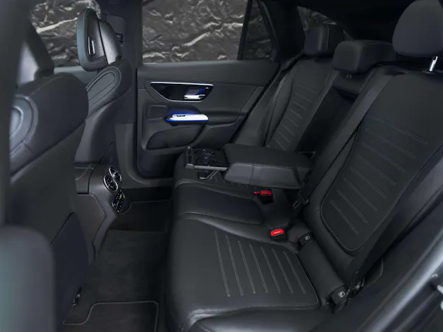 MERCEDES-BENZ GLC 300 4Matic AMG Line 9G-Tronic *Facelift*Werksgarantie*Panorama*Digital Light*