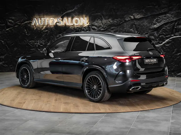 MERCEDES-BENZ GLC 300 4Matic AMG Line 9G-Tronic *Facelift*Werksgarantie*Panorama*Digital Light*
