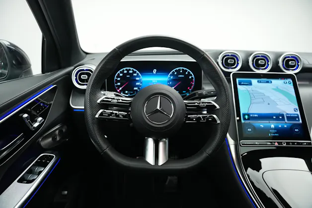 MERCEDES-BENZ GLC 300 4Matic AMG Line 9G-Tronic *AHK * Massagesitze* * Burmester*