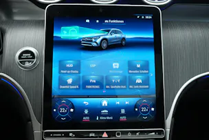 MERCEDES-BENZ GLC 300 4Matic AMG Line 9G-Tronic *AHK * Massagesitze* * Burmester*