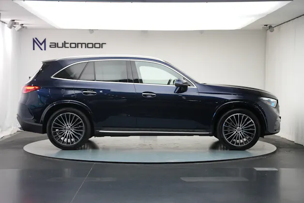 MERCEDES-BENZ GLC 300 4Matic AMG Line 9G-Tronic *AHK * Massagesitze* * Burmester*