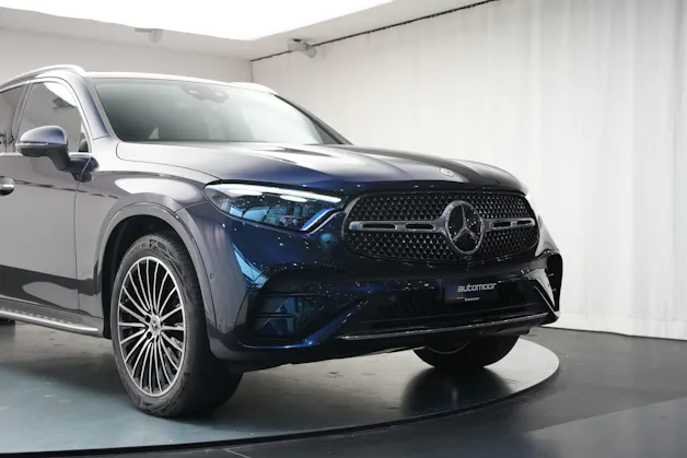 MERCEDES-BENZ GLC 300 4Matic AMG Line 9G-Tronic *AHK * Massagesitze* * Burmester*