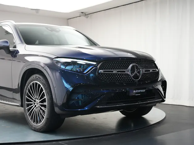 MERCEDES-BENZ GLC 300 4Matic AMG Line 9G-Tronic *AHK * Massagesitze* * Burmester*