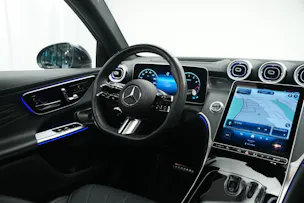 MERCEDES-BENZ GLC 300 4Matic AMG Line 9G-Tronic *AHK * Massagesitze* * Burmester*