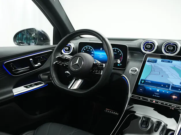 MERCEDES-BENZ GLC 300 4Matic AMG Line 9G-Tronic *AHK * Massagesitze* * Burmester*