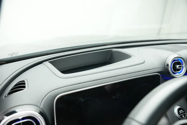 MERCEDES-BENZ GLC 300 4Matic AMG Line 9G-Tronic *AHK * Massagesitze* * Burmester*