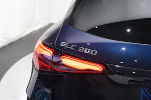 MERCEDES-BENZ GLC 300 4Matic AMG Line 9G-Tronic *AHK * Massagesitze* * Burmester*