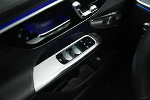 MERCEDES-BENZ GLC 300 4Matic AMG Line 9G-Tronic *AHK * Massagesitze* * Burmester*
