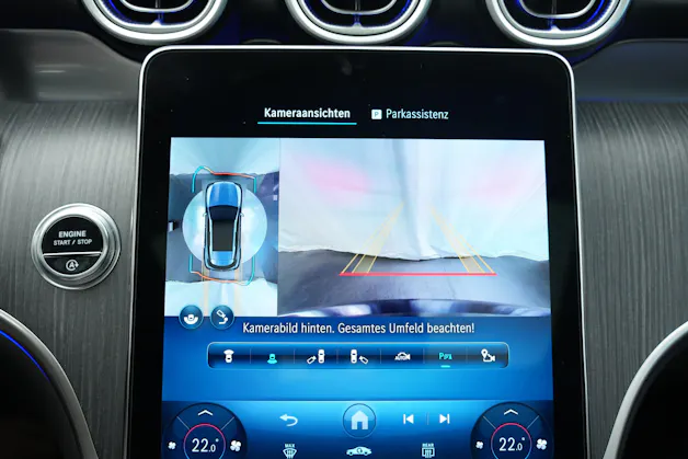 MERCEDES-BENZ GLC 300 4Matic AMG Line 9G-Tronic *AHK * Massagesitze* * Burmester*
