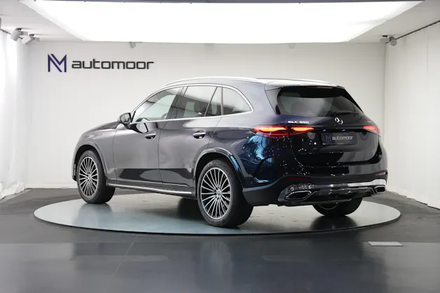 MERCEDES-BENZ GLC 300 4Matic AMG Line 9G-Tronic *AHK * Massagesitze* * Burmester*