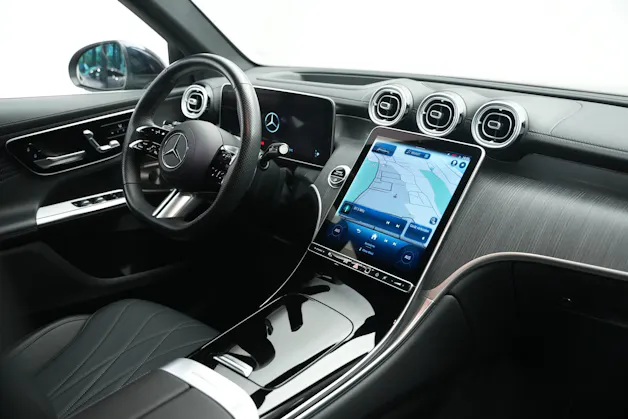 MERCEDES-BENZ GLC 300 4Matic AMG Line 9G-Tronic *AHK * Massagesitze* * Burmester*