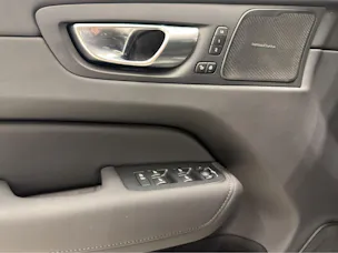 VOLVO XC60 2.0 T8 TE Plus Dark eAWD