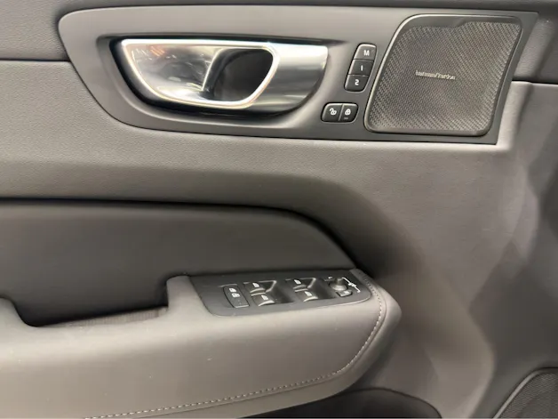 VOLVO XC60 2.0 T8 TE Plus Dark eAWD