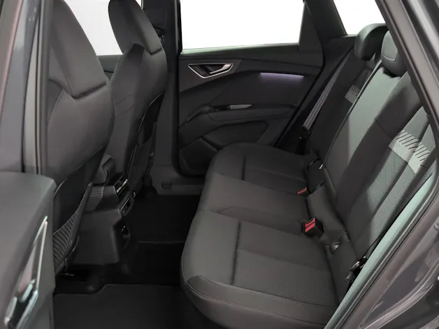 AUDI Q4 e-tron SUV performance Attraction