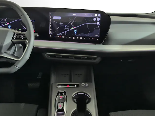 AUDI Q4 e-tron SUV performance Attraction
