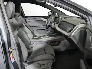 AUDI Q4 e-tron SUV performance Attraction