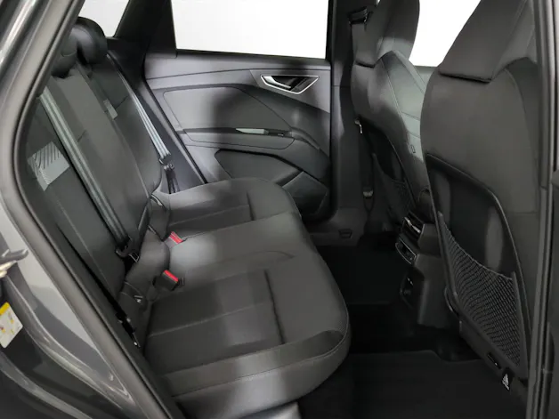AUDI Q4 e-tron SUV performance Attraction