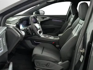 AUDI Q4 e-tron SUV performance Attraction