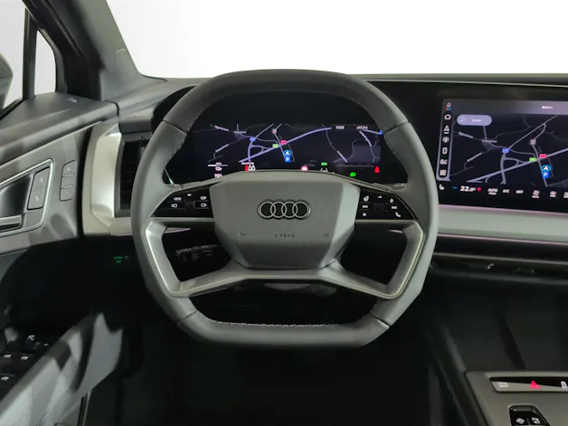 AUDI Q4 e-tron SUV performance Attraction