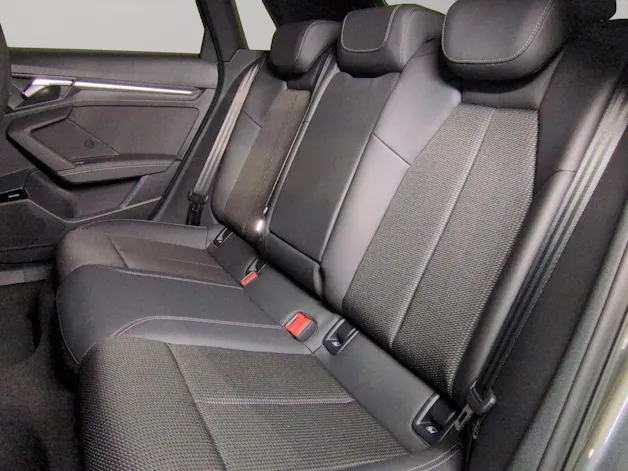 AUDI A3 Sportback TFSI 110 kW S line Attraction S tronic