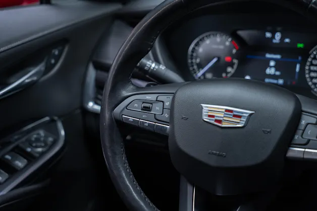CADILLAC XT4 2.0 T Luxury AWD / Rückfahrkamera / Tempomat / el.Heckklappe