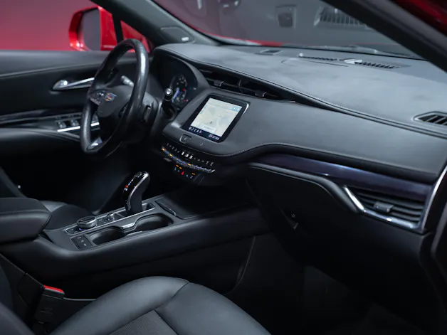 CADILLAC XT4 2.0 T Luxury AWD / Rückfahrkamera / Tempomat / el.Heckklappe