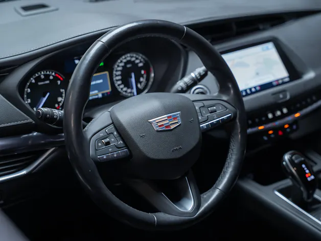 CADILLAC XT4 2.0 T Luxury AWD / Rückfahrkamera / Tempomat / el.Heckklappe