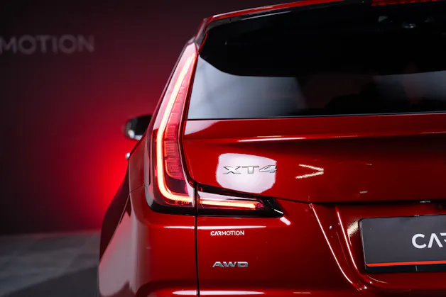 CADILLAC XT4 2.0 T Luxury AWD / Rückfahrkamera / Tempomat / el.Heckklappe