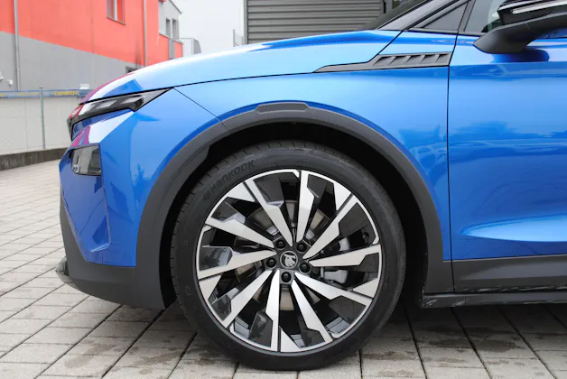 SKODA Elroq 85x Sportline 4x4