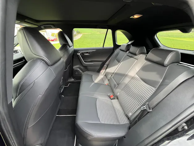 Toyota RAV-4 2.5 HSD Black Edition e-CVT 4WD