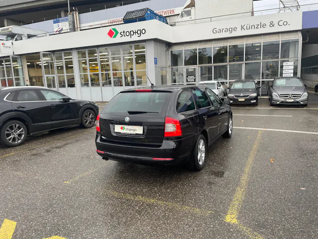 SKODA Octavia Combi 2.0 TDI Elegance 4x4 DSG