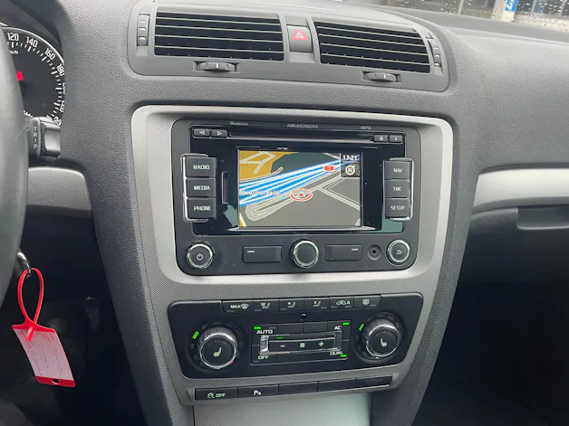 SKODA Octavia Combi 2.0 TDI Elegance 4x4 DSG