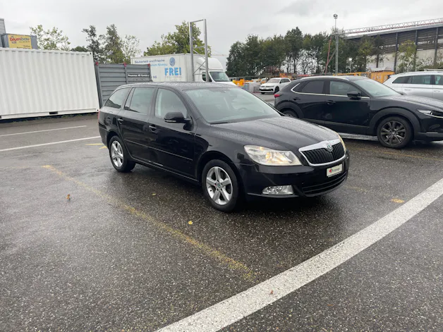 SKODA Octavia Combi 2.0 TDI Elegance 4x4 DSG