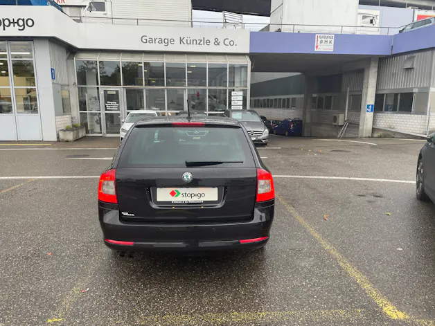 SKODA Octavia Combi 2.0 TDI Elegance 4x4 DSG