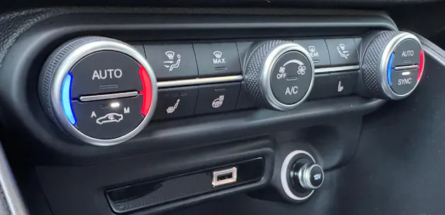 ALFA ROMEO Giulia 2.0 Sprint Edition Q4 AT8