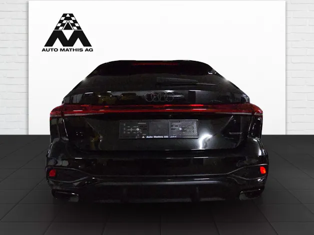 AUDI A5 Avant e-hybrid quattro Attraction 220 kW S tronic
